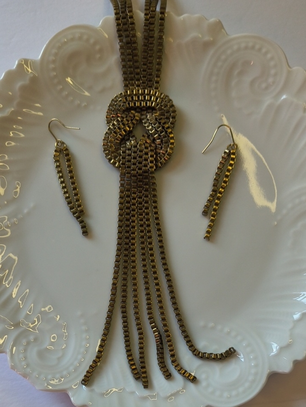 Wonderful VTG Long Gold-Tone Statement Liquid Mesh Chain Tassel Jewelry Set